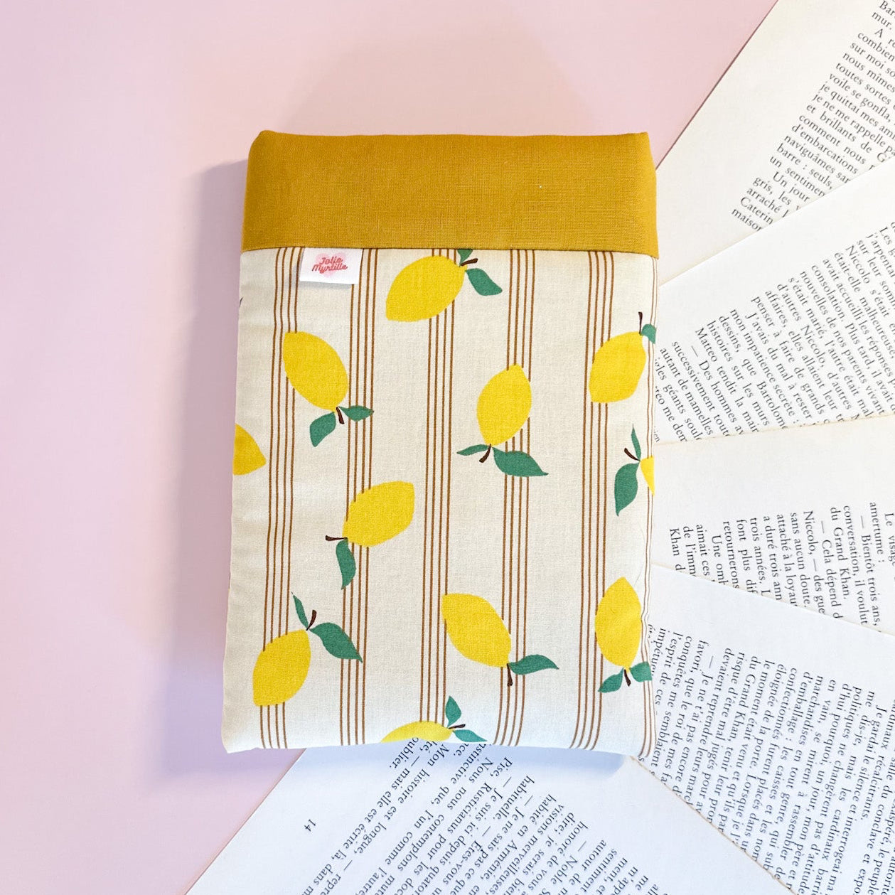 Charlotte Book Pouch