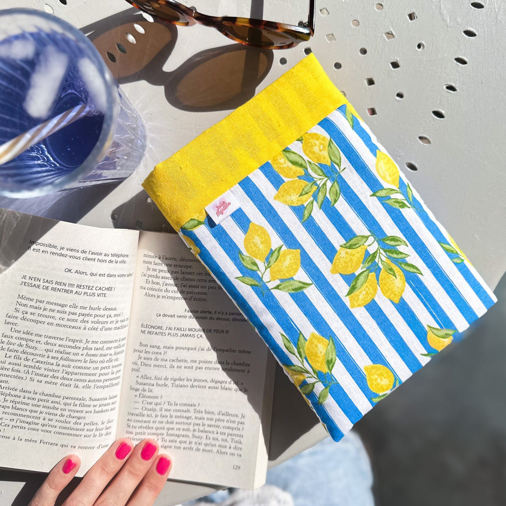 Charlotte Book Pouch